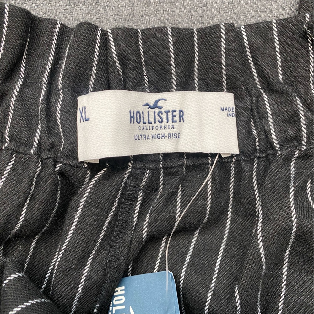 Hollister Ultra High-Rise Black and White Stripes Flowing Wide Leg Pants Size XL - Picture 3 of 5